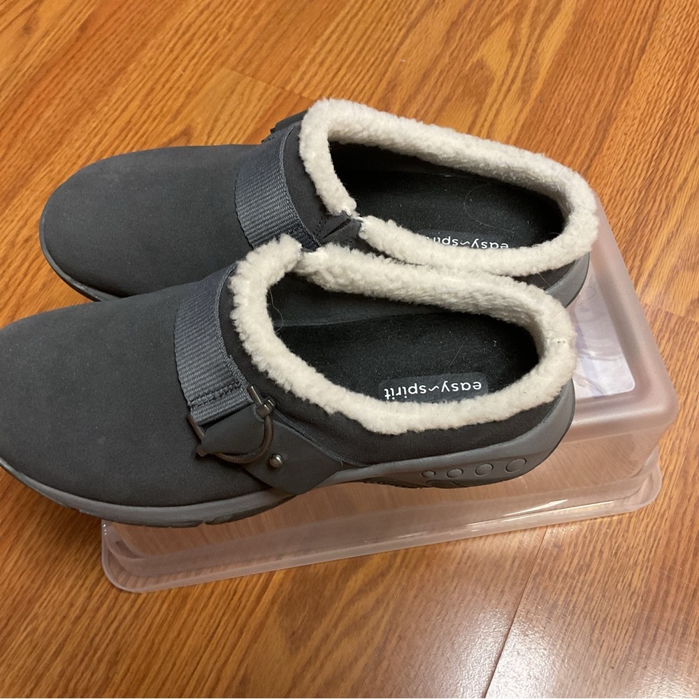 Easy Spirit Gray Slip-On Shoes with Faux Fur Lining
Size 8 1/2 wide